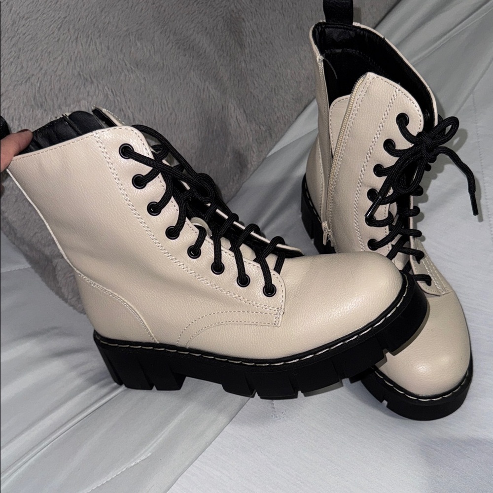Union Bay Women's Cream Lace-Up Ankle Boots 7.5